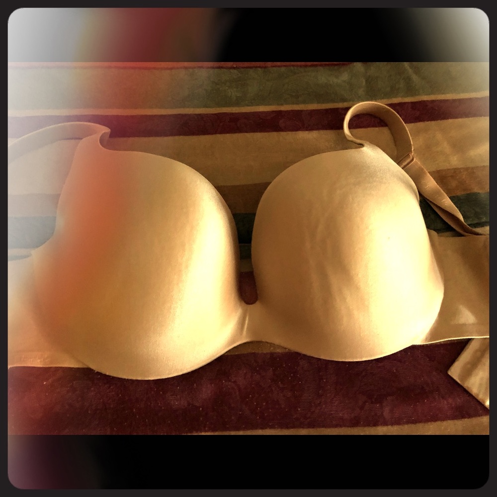 Chantelle push up smoothing bra.